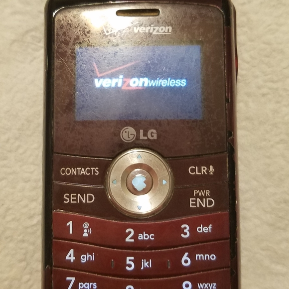 Vintage phone  See all pictures!!!  This does have damage to one corner - Picture 6 of 12